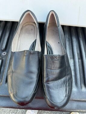 Men's Black Slip-On Leather Casual Loafers